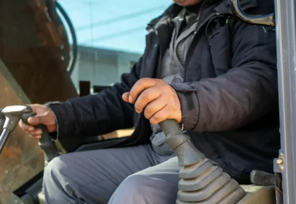 現場で作業する様子